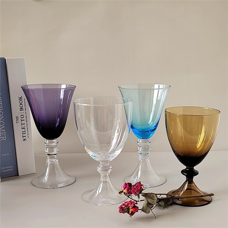 Französischer Vintage Farbbecher